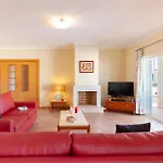 Villa Trinidad By Algarve Vacation